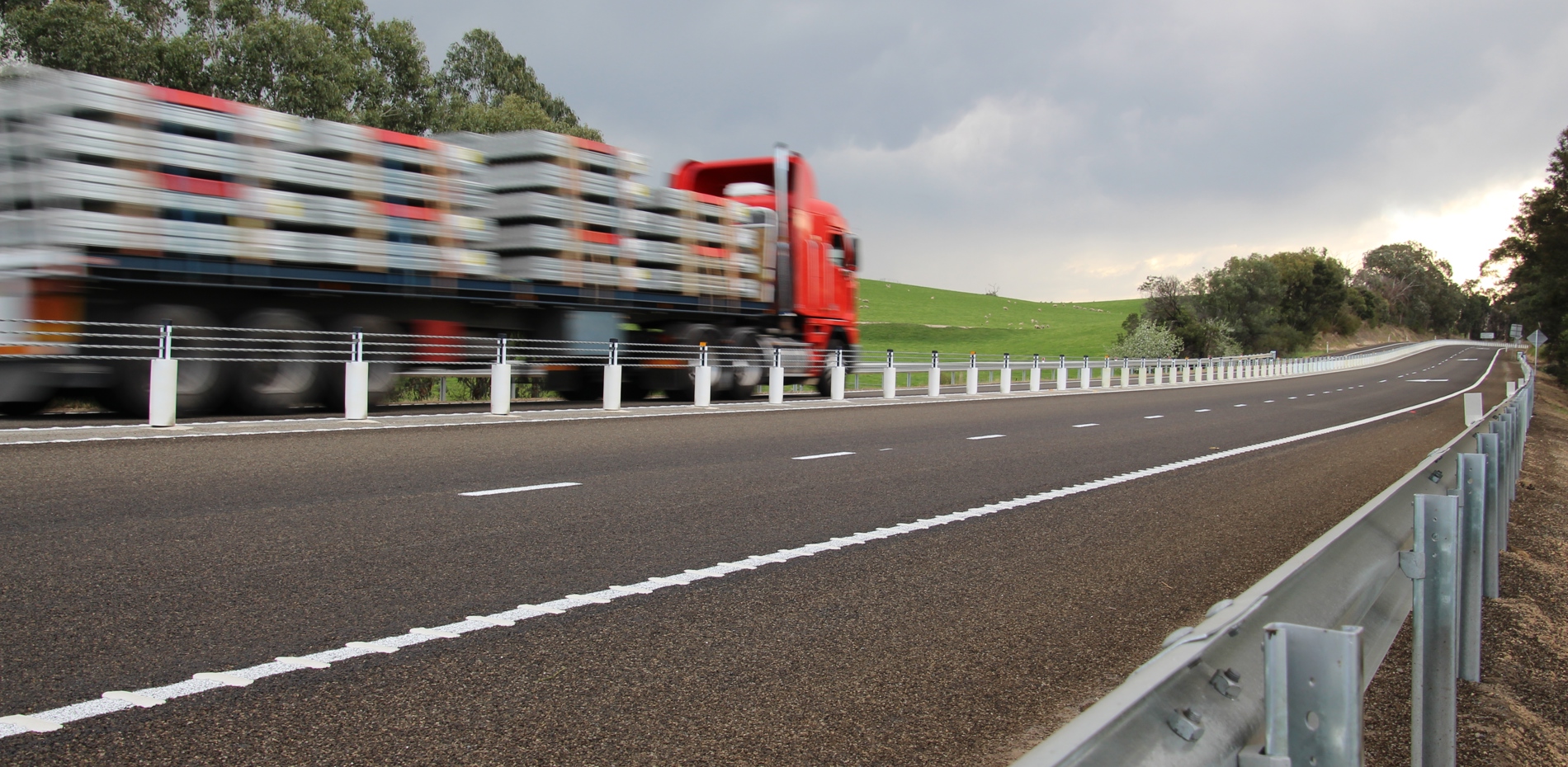 REPAIRING FLOOD DAMAGED ROADS IN GIPPSLAND Main Image